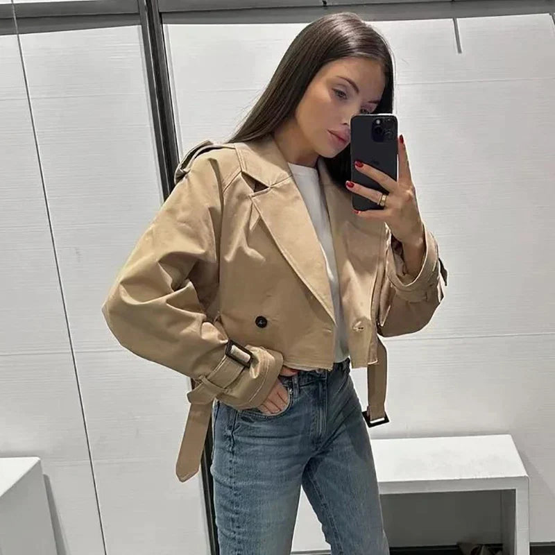 Trench Court pour Femmes à Double Boutonnage, Manches Ceinturées et Coupe Décontractée