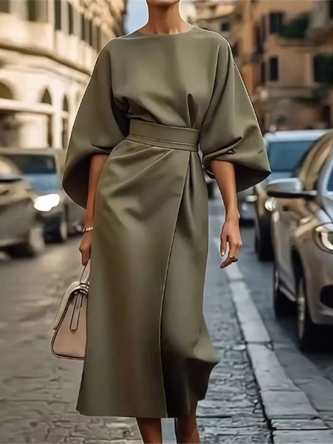 Isabelle Robe Midi Structurée à Taille Ceinturée et Manches Évasées