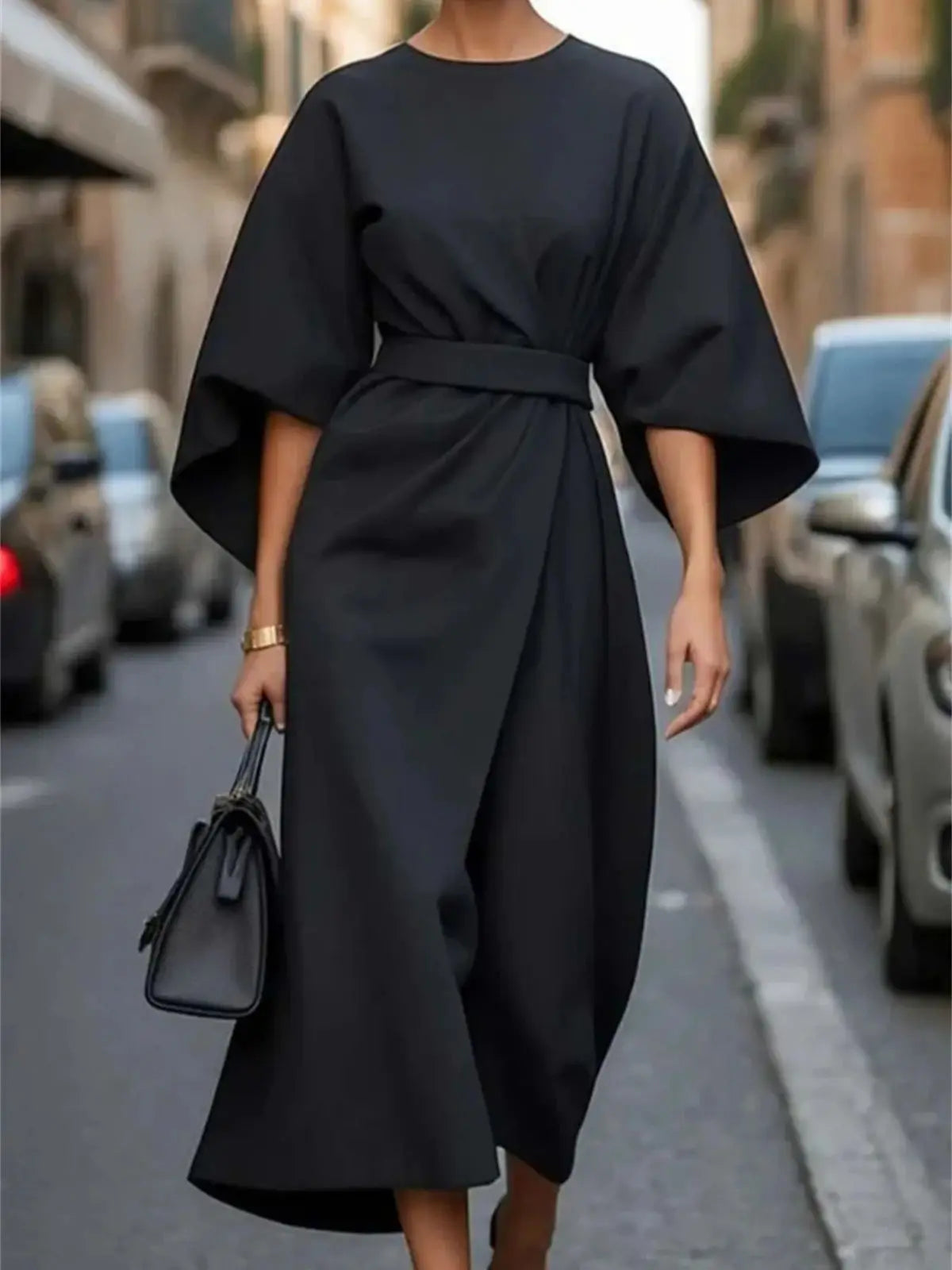 Isabelle Robe Midi Structurée à Taille Ceinturée et Manches Évasées