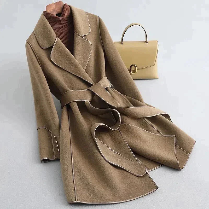 Trench Mi-Long pour Femmes à Ceinture et Coupe Tailleur en Tissu Luxe