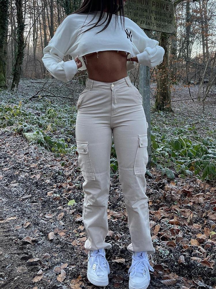 Jean cargo streetwear avec poches utilitaires pour femme