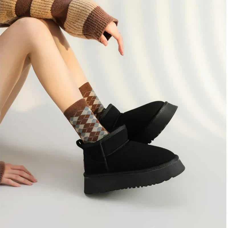 Bottines Femme en Suédine avec Doublure Douce et Semelle Crantéethis