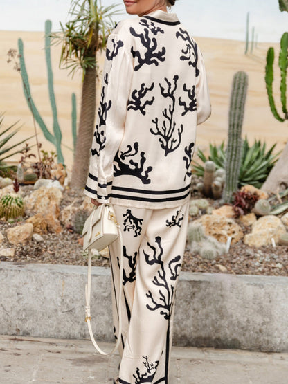 Kvinders bluse og brede benbukser sæt - Abstrakt print - Button - High Waist - Relaxed Fit
