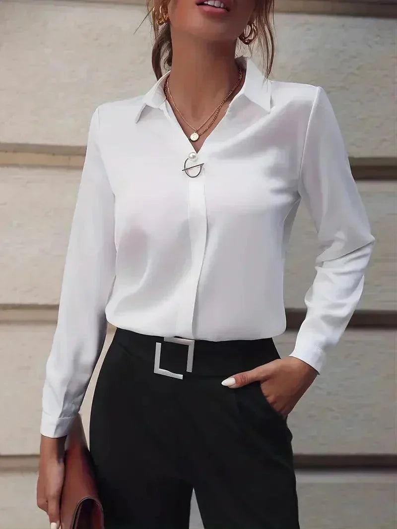 Chemise Femme Classique – Manches Longues et Coupe Tailleur