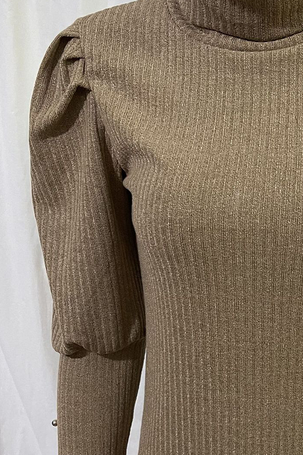 Top Femme Manches Longues à Col Roulé – Coupe Ajustée et Style Intemporel