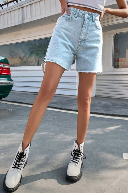 Kort en jean brut pour femme - coupe classique et stil français