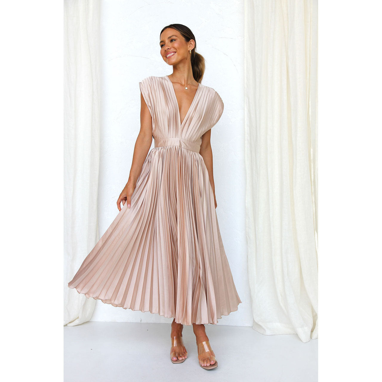 Robe Longue Plissée Sans Manches à Décolleté en V