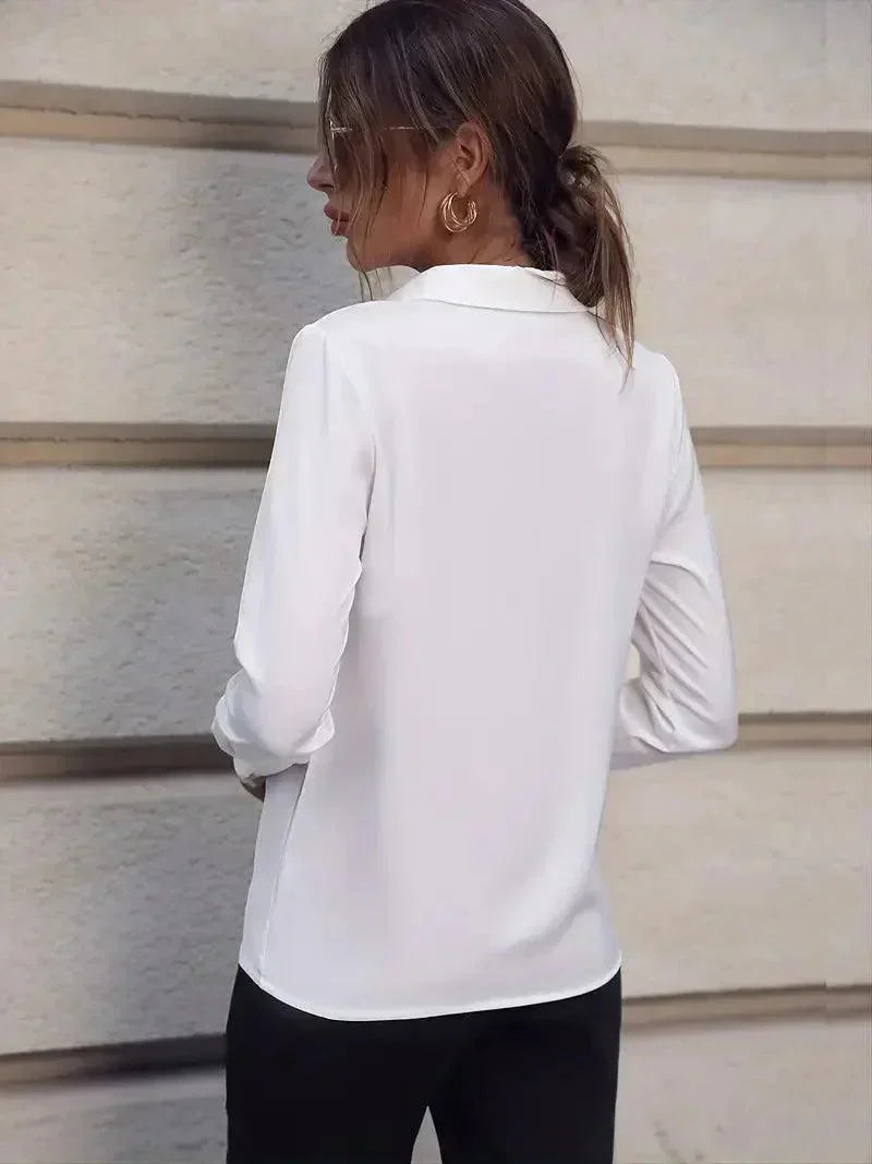 Chemise Femme Classique – Manches Longues et Coupe Tailleur