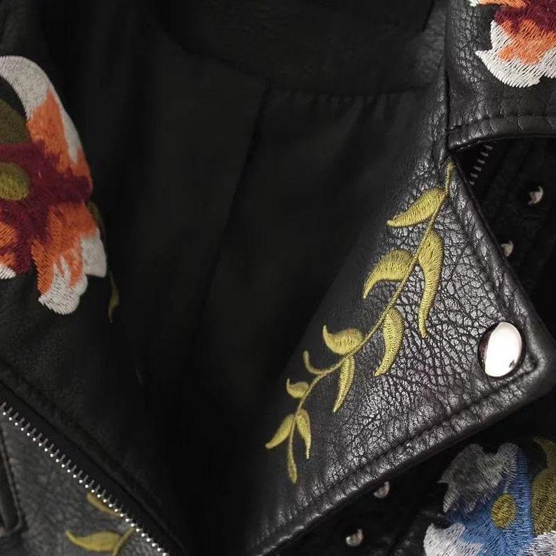 Veste Décontractée Femme en Similicuir – Motif Floral Élégant