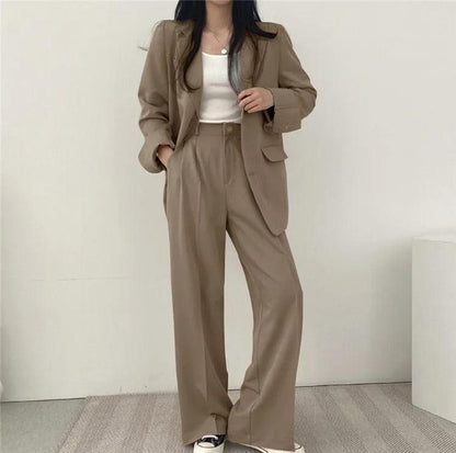 Women's Suit – Oversized Blazer and High Waisted Trousers – Slim Fit Casual Chic Style