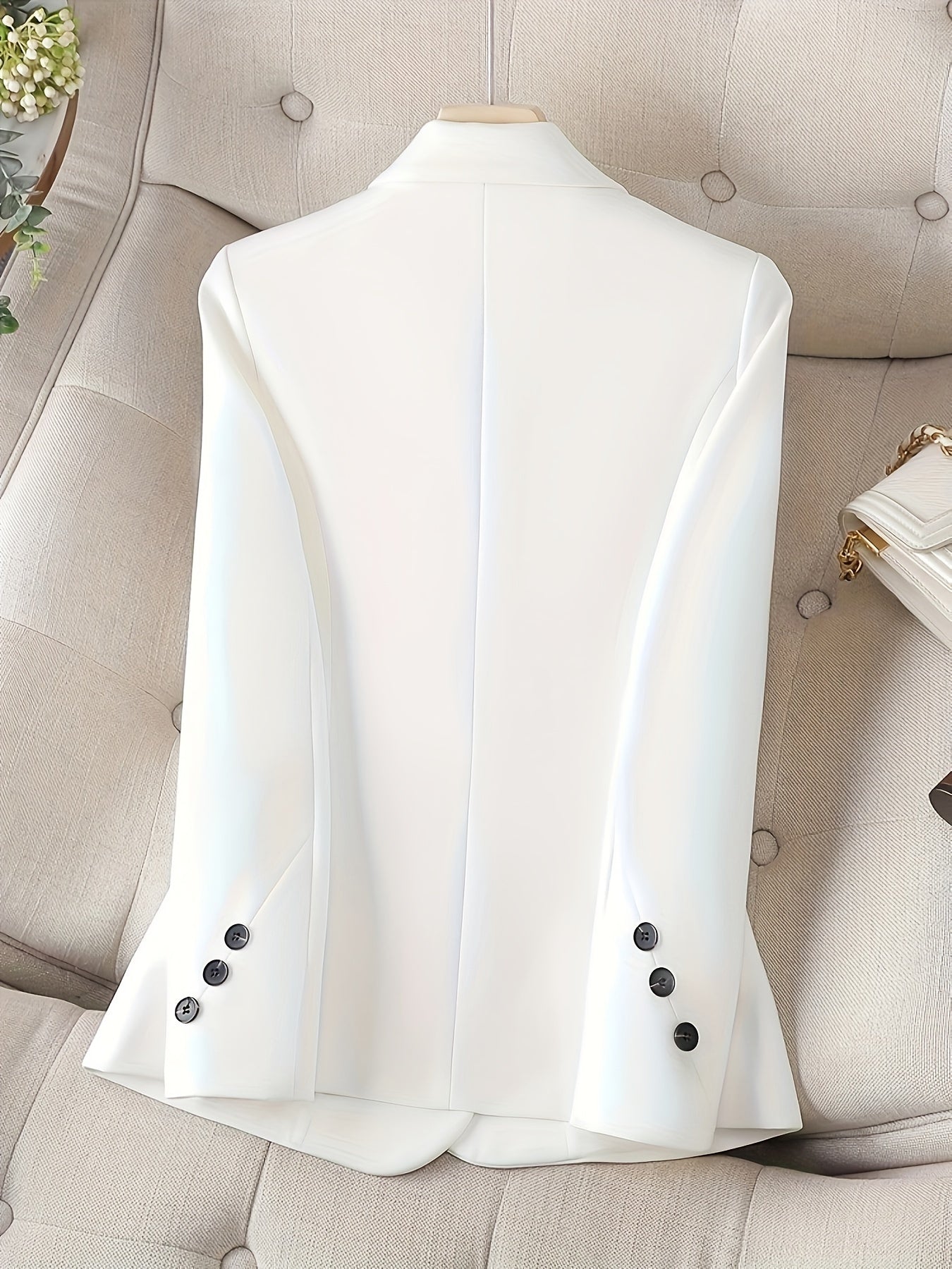 Women's Elegant Suit Jacket with One Button Closure
