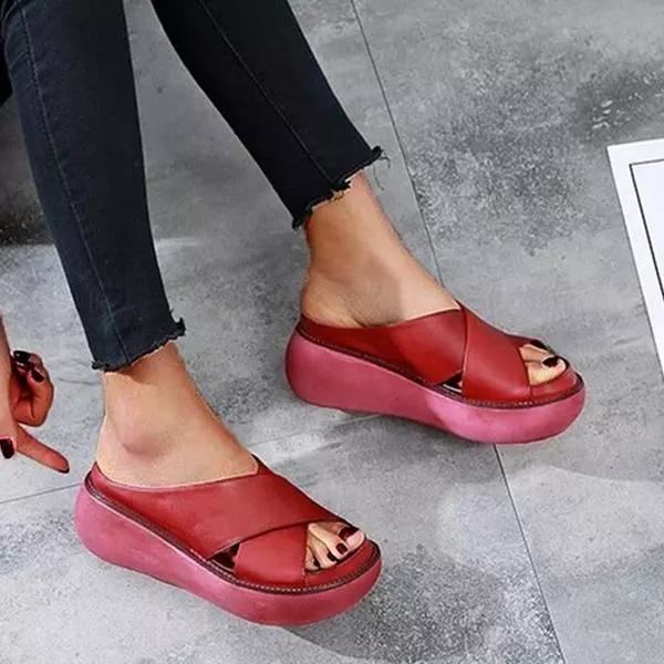 Sandales en Cuir pour Femmes – Design à Brides Croisées et Semelle Confort