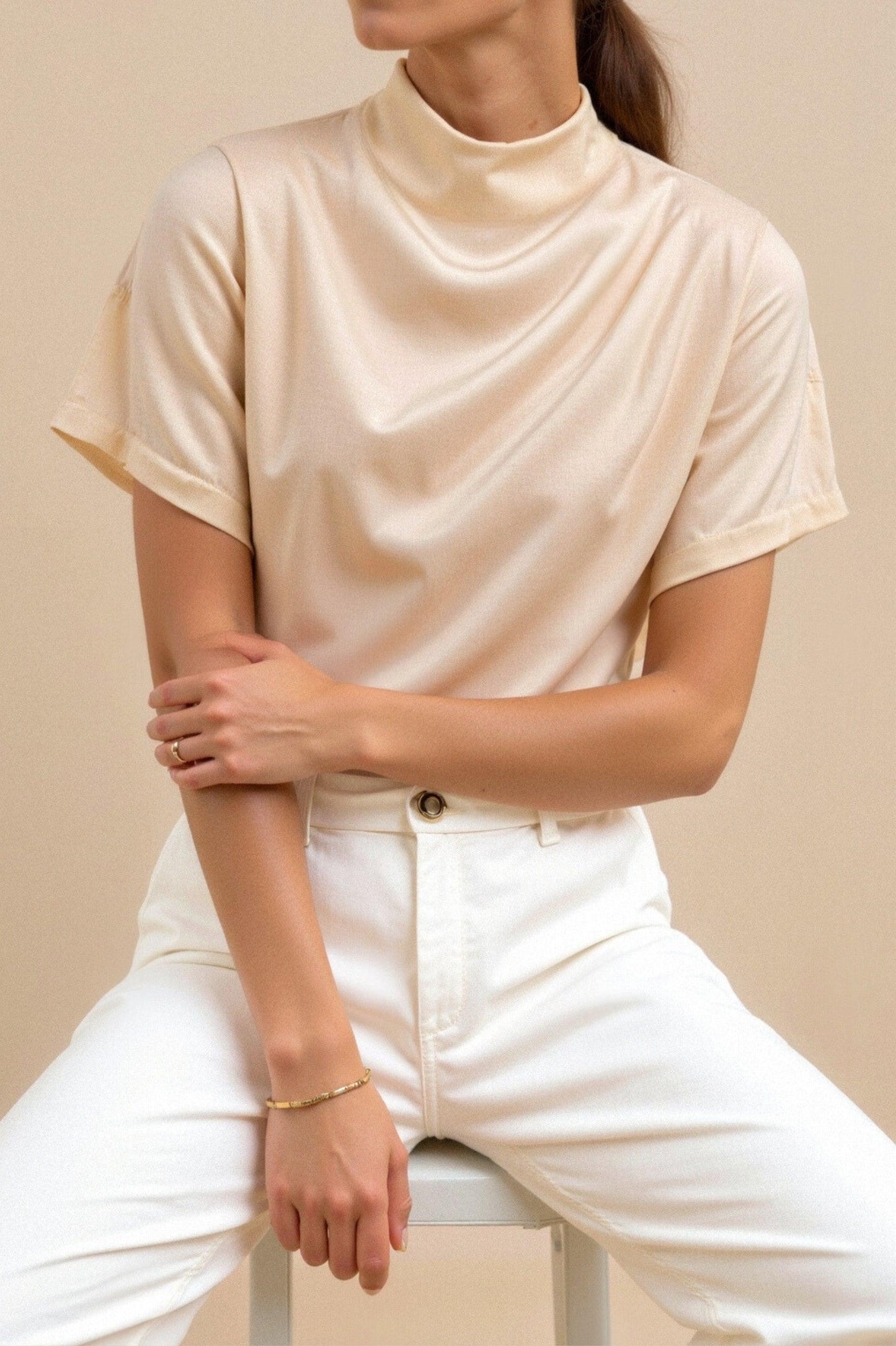 T-shirt Décontracté à Découpes Stylées – Coupe Ample pour Femmes