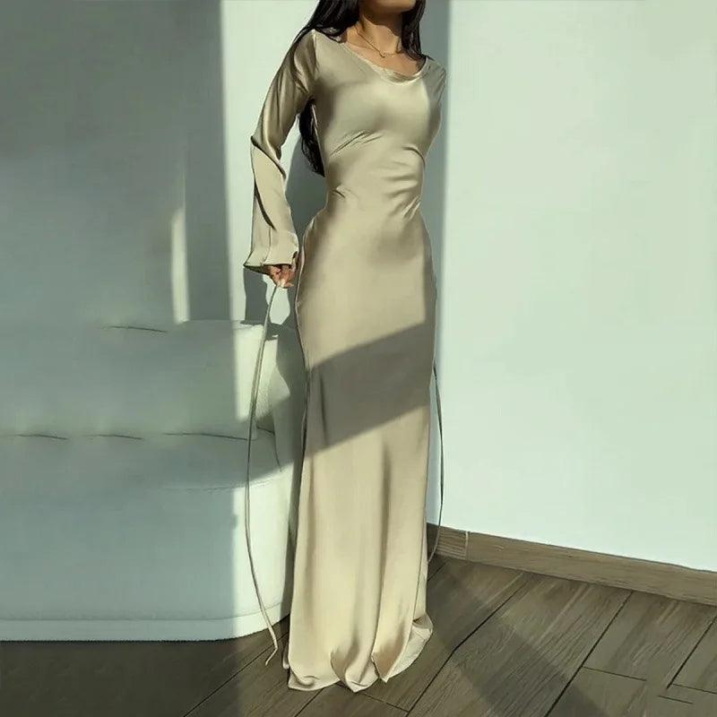Robe de soirée longue à manches évasées et bustier ajusté pour femme