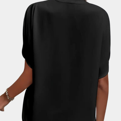 Blouse Femme Légère – Col Montant avec Encolure en V et Manches Courtes