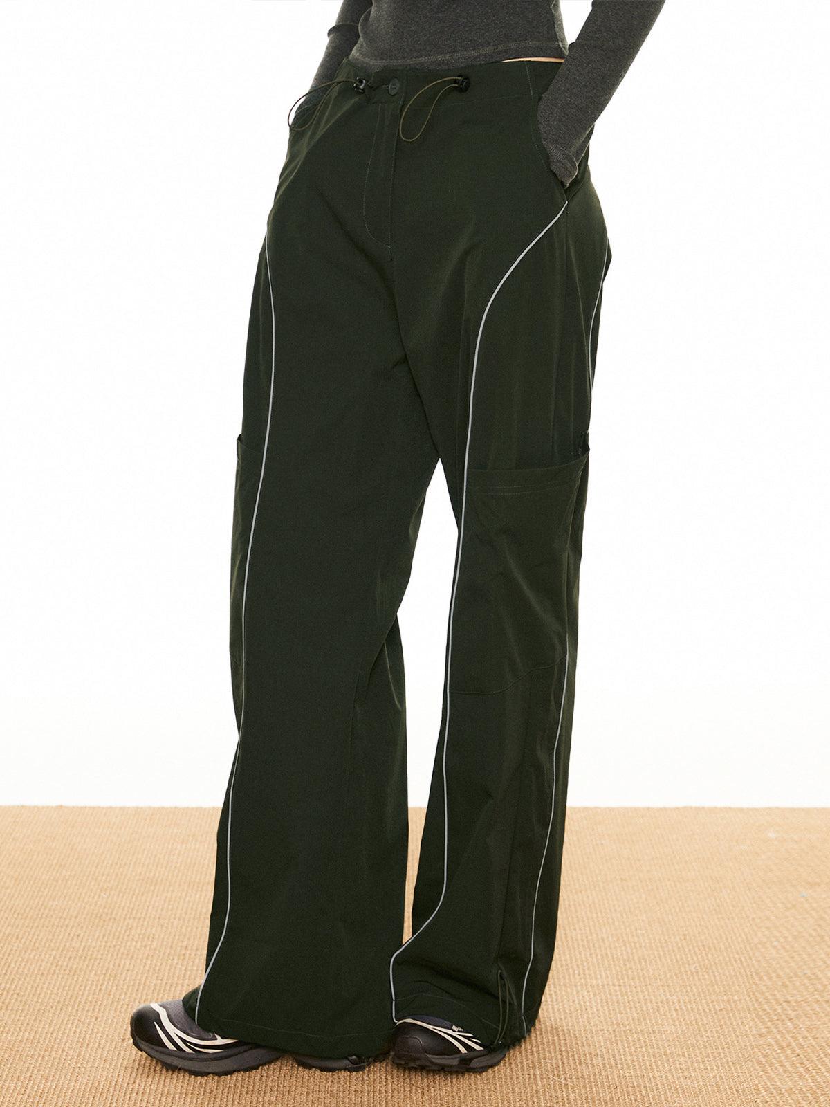 Pantalon cargo large à taille ajustable et surpiqûres contrastées