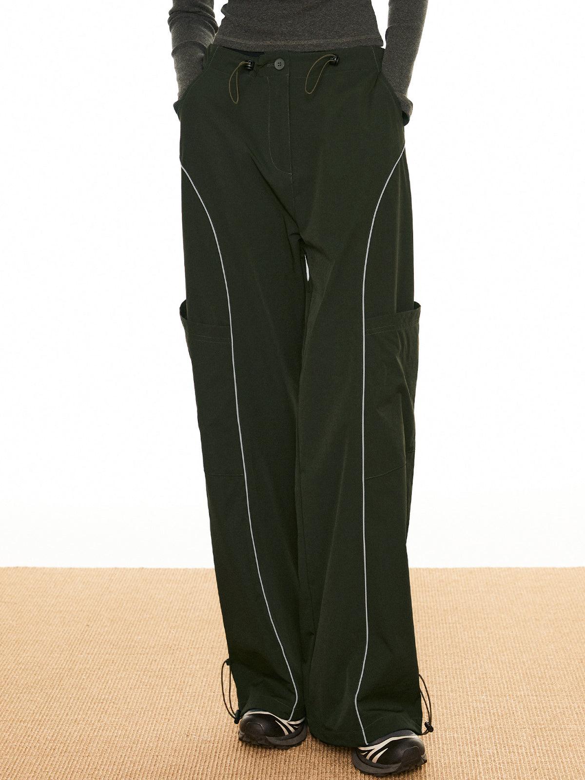 Pantalon cargo large à taille ajustable et surpiqûres contrastées