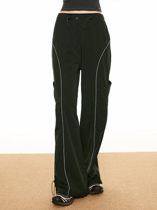 Pantalon cargo large à taille ajustable et surpiqûres contrastées