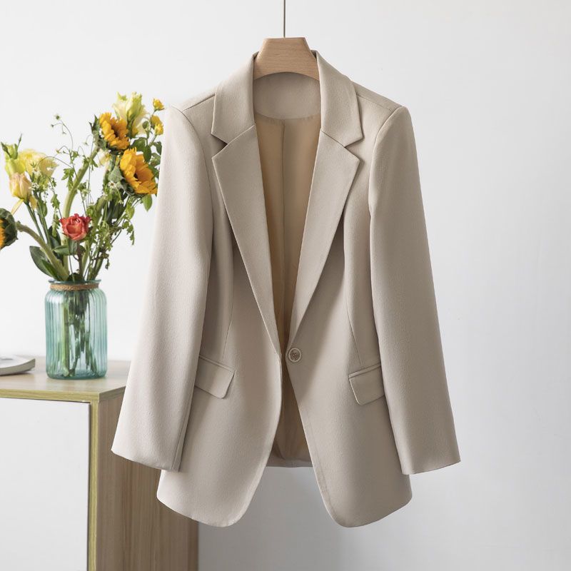 Women's Retro Style Jacket with Classic Fit and Long Sleeves