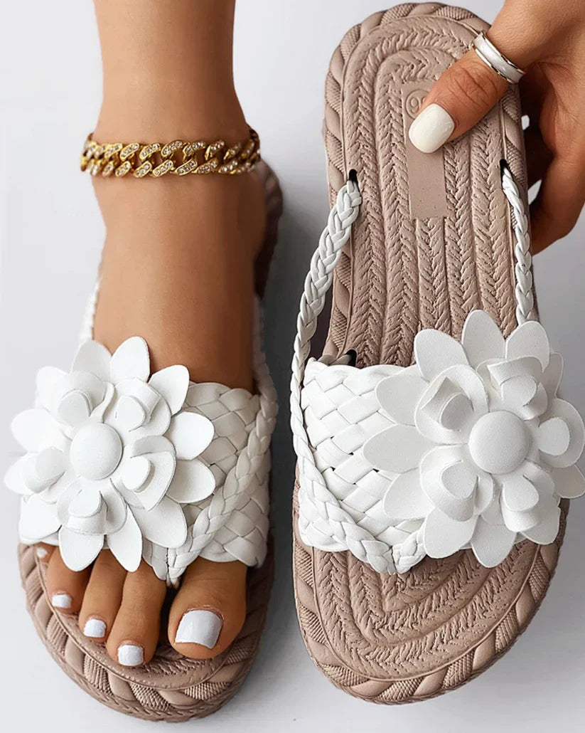 Sandales pour Femmes à Bride Tressée et Fleur Décorative – Semelle Tressée
