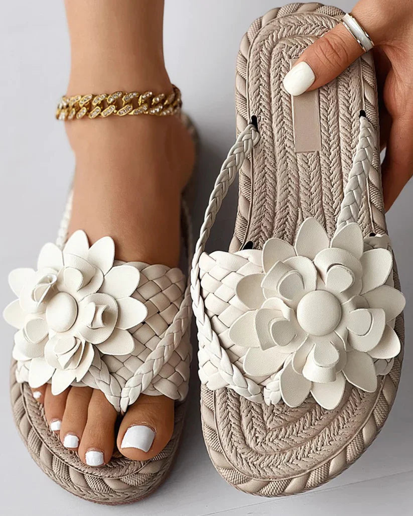 Sandales pour Femmes à Bride Tressée et Fleur Décorative – Semelle Tressée