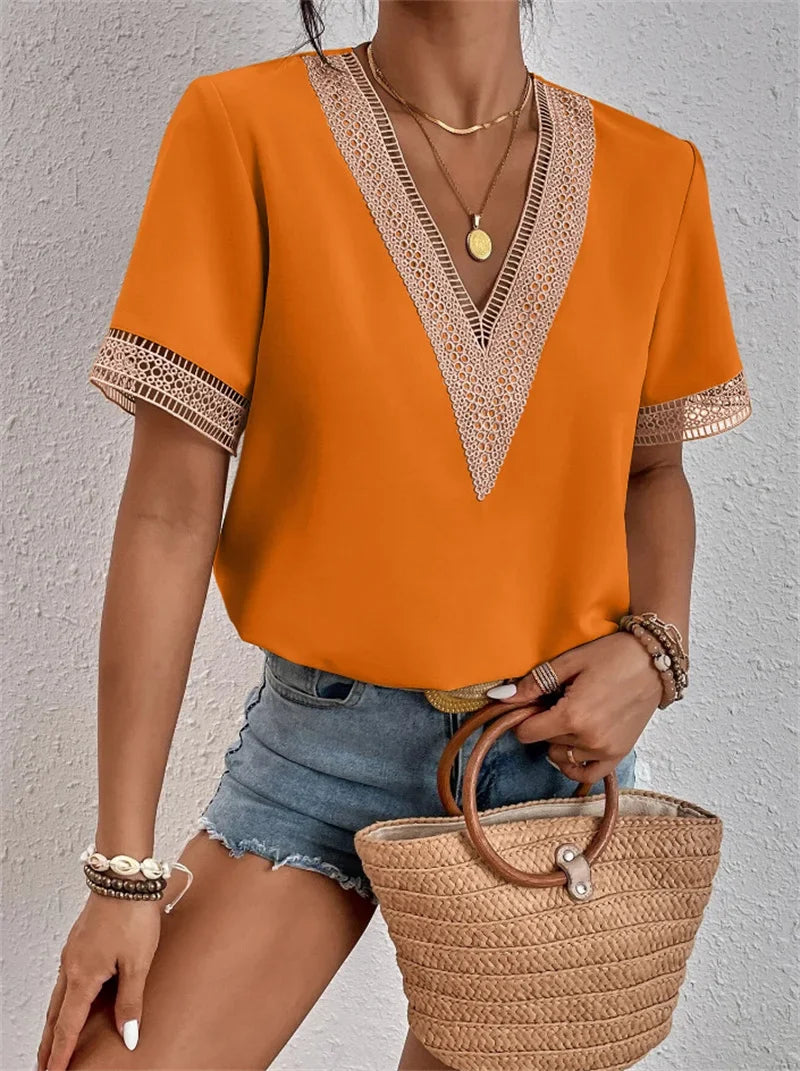 Blouse Femme en Dentelle Délicate – Décolleté en V et Manches Courtes