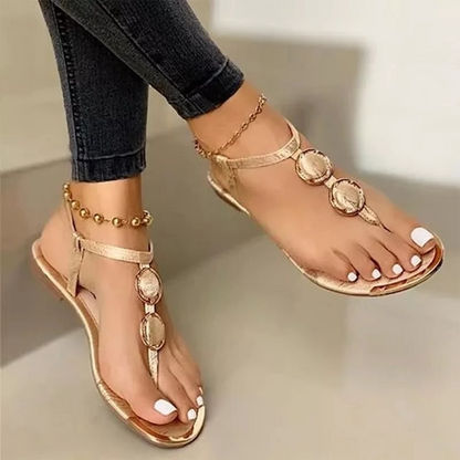 Sandales d’Été à Semelle Plate pour Femmes – Détails Ornementés et Bride Cheville