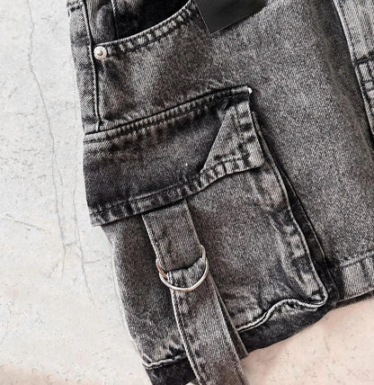 Kvinders a-line denim mini nederdel med multi-lommer design