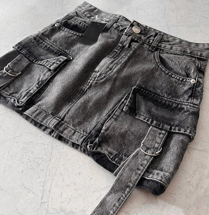 Kvinders a-line denim mini nederdel med multi-lommer design