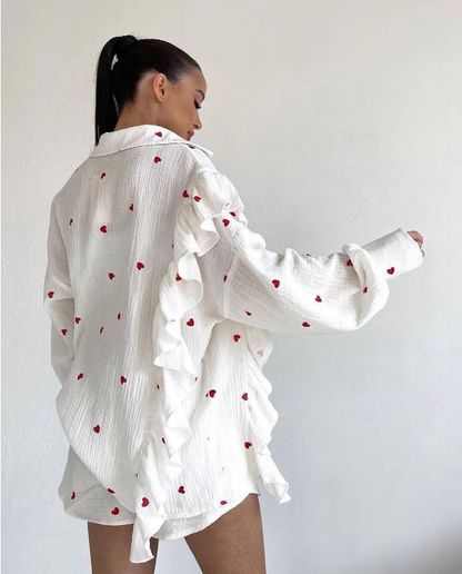 Damesæt - Bluse med knapper & Højtaljede shorts - Flæseærmer