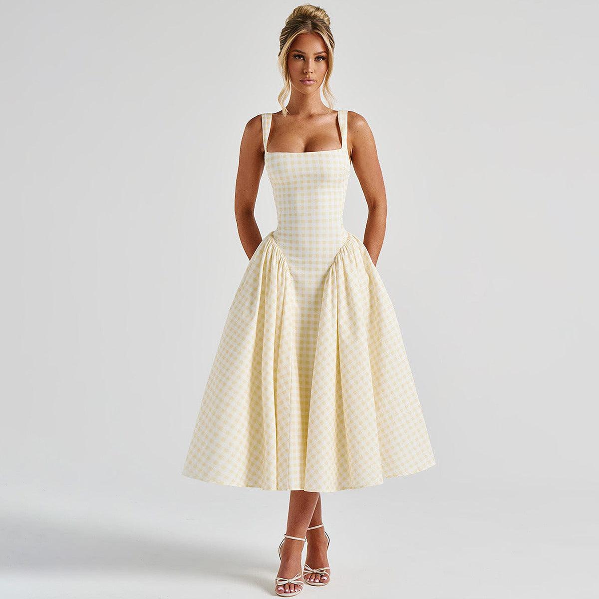Léna Robe Midi à Carraux et Encolure Carrée