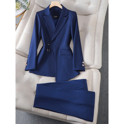 Elegant Women's Suit - Fitted Jacket with Notched Lapels - Single Closure - Matching Trousers