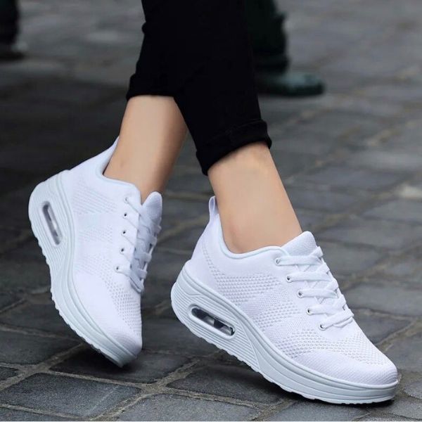 Anaïs Women's Athletic Sneakers in Breathable Mesh with Cushioning Sole