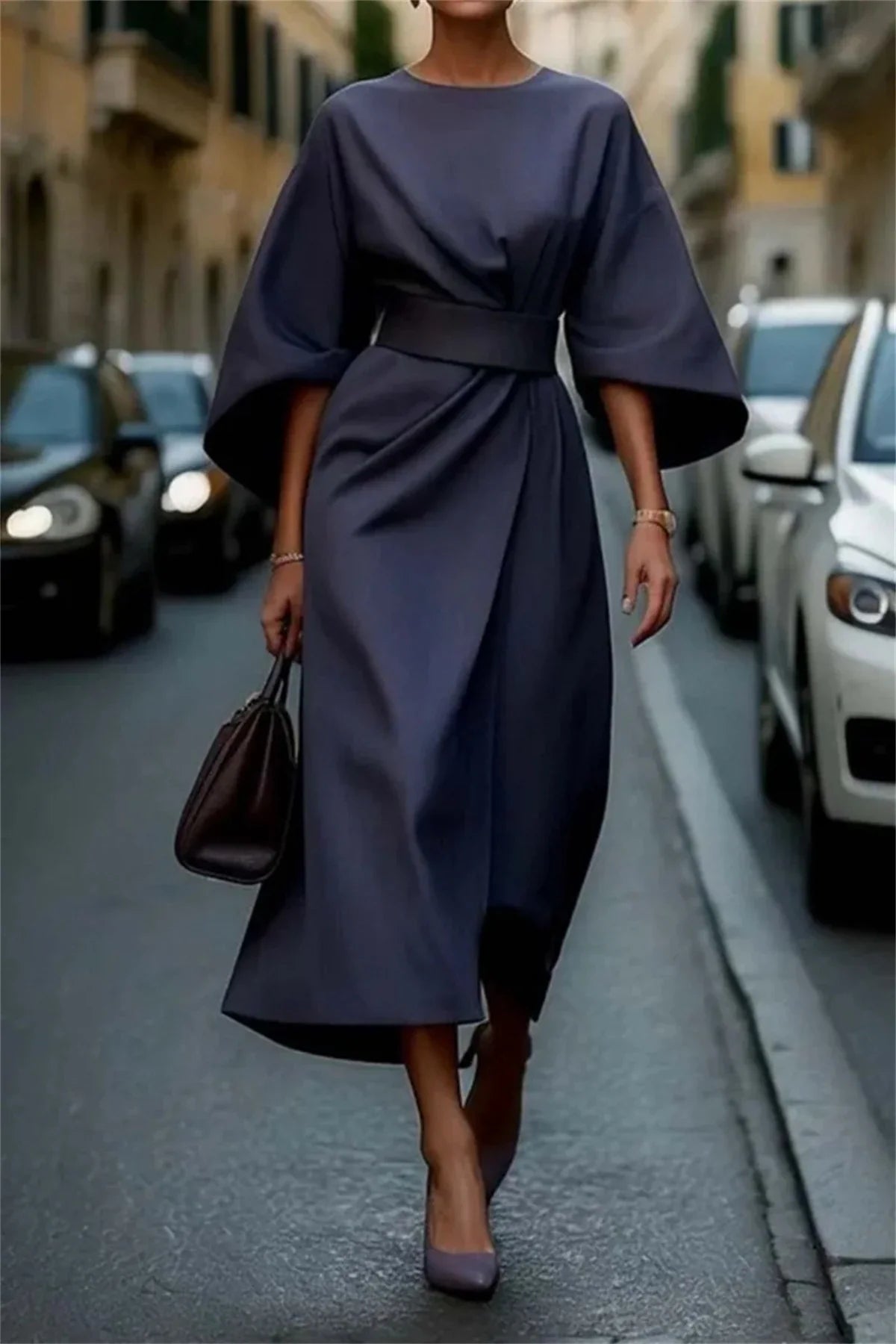 Isabelle Robe Midi Structurée à Taille Ceinturée et Manches Évasées