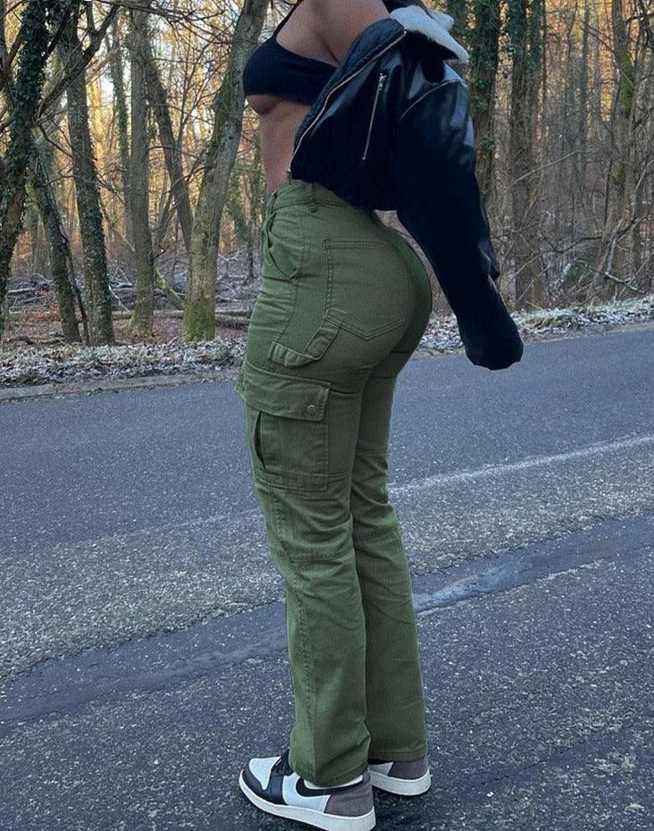 Jean cargo streetwear avec poches utilitaires pour femme