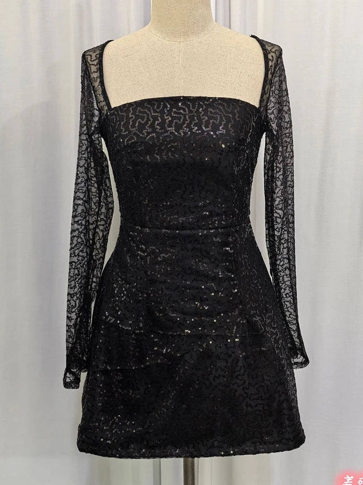 Robe de Soirée Courte à Paillettes pour Femme – Coupe Moulante – Col Carré – Manches Longues