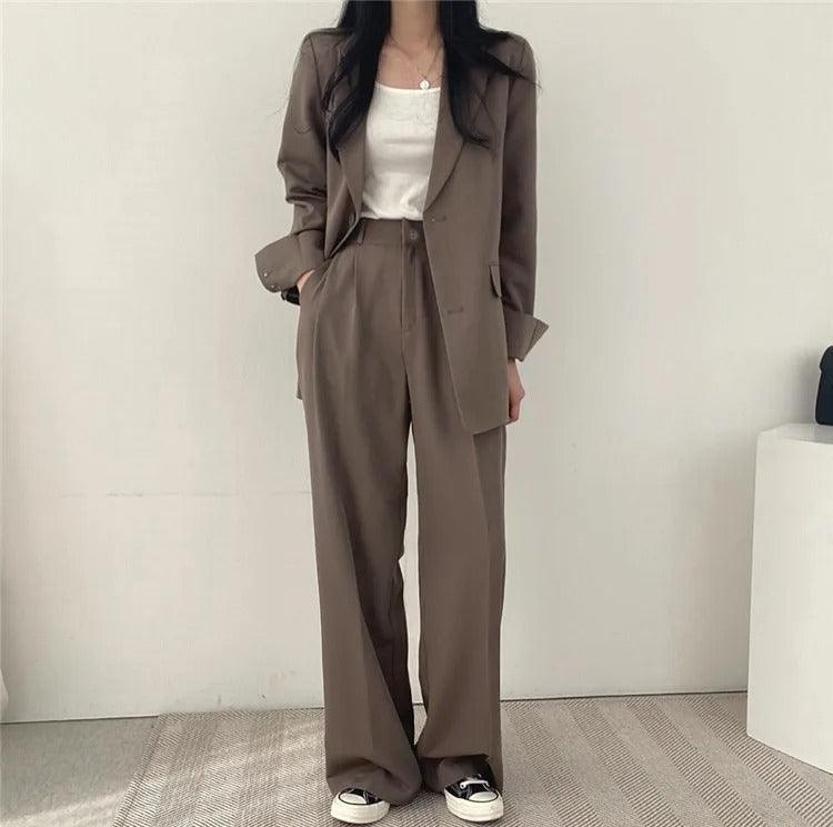 Women's Suit – Oversized Blazer and High Waisted Trousers – Slim Fit Casual Chic Style