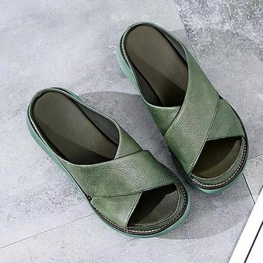 Sandales en Cuir pour Femmes – Design à Brides Croisées et Semelle Confort