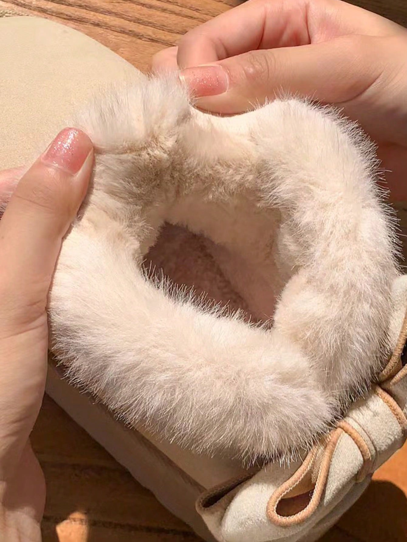 Women’s Warm Fur-Lined Thick Sole Slippers with Bow Decor – Cozy Winter Indoor Shoes