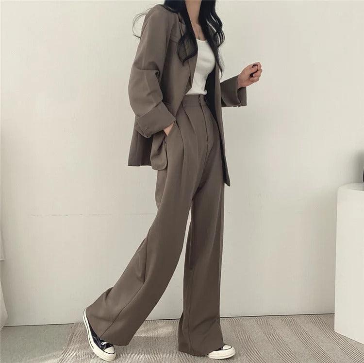 Women's Suit – Oversized Blazer and High Waisted Trousers – Slim Fit Casual Chic Style