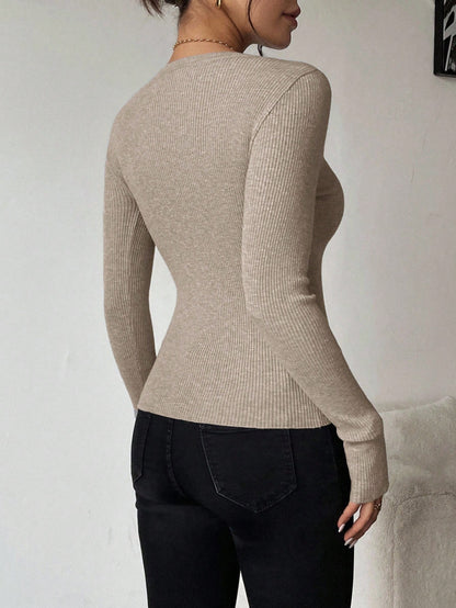Ribbed knit long sleeve slim pullover for women, high neck fitted top for chic casual style.