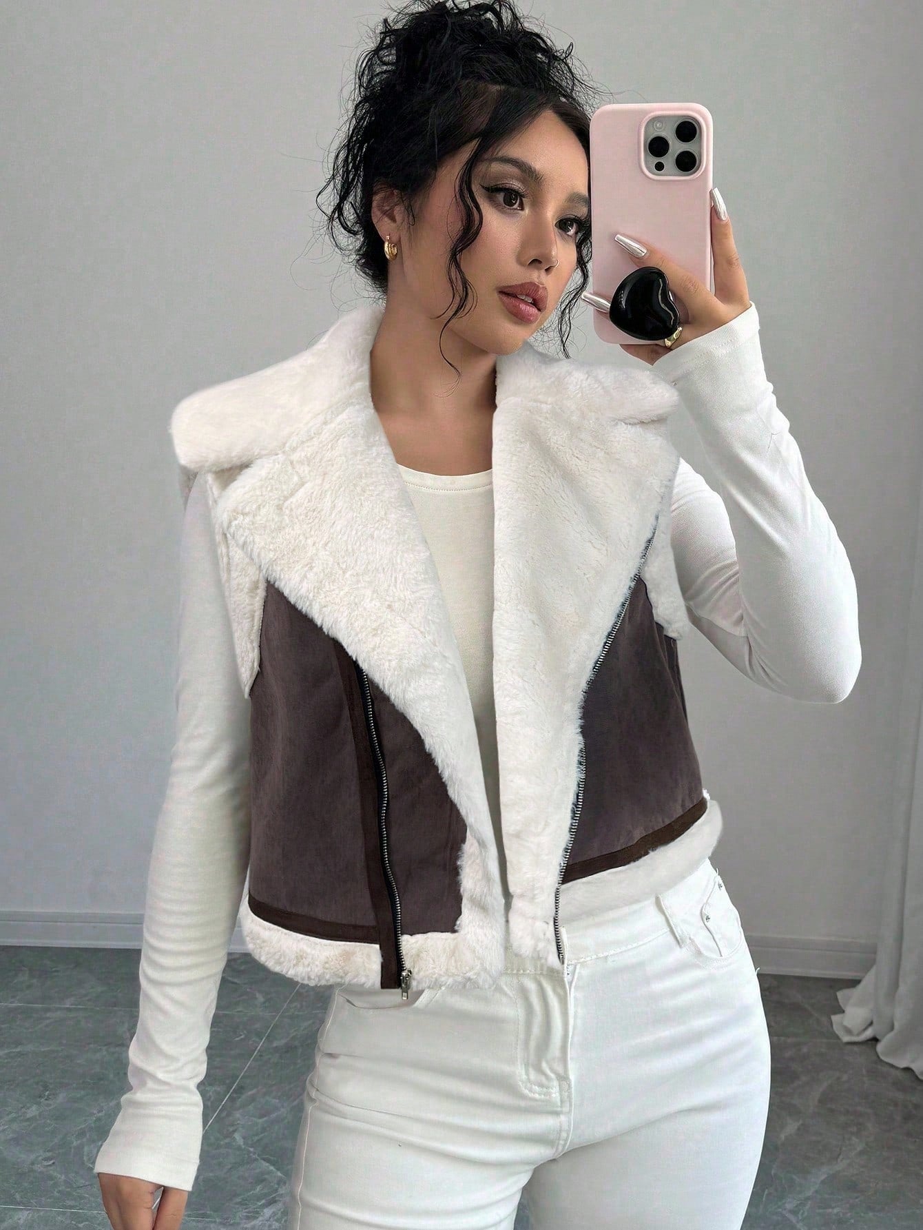 Women’s Faux Suede Shearling Jacket – Short Winter Coat with Fur Collar