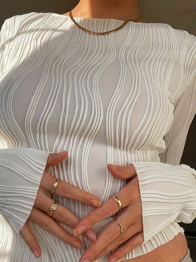 Top Femme Manche Longue – Maille Sculptante à Motif 3D et Col Montant