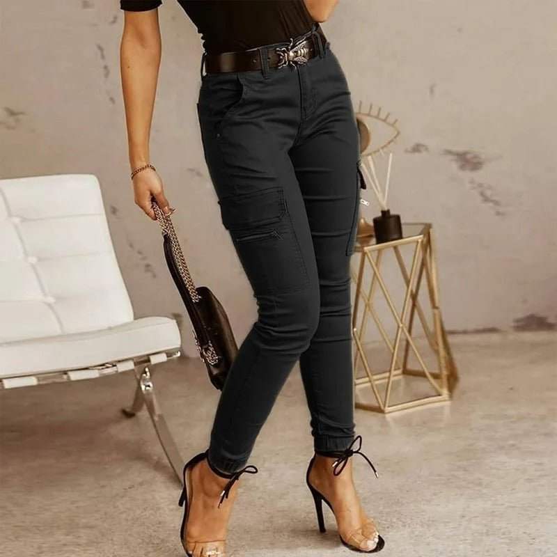 Pantalon cargo ajusté en coton résistant pour femme