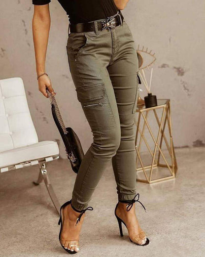 Pantalon cargo ajusté en coton résistant pour femme