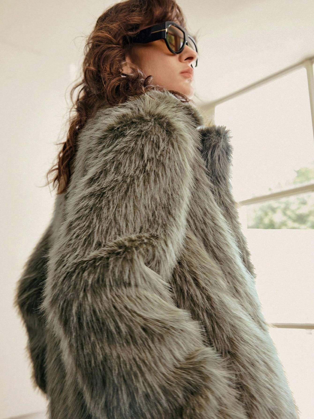 Women’s Faux Fur Winter Coat – Long Lapel Collar Jacket for Casual & Business Wear
