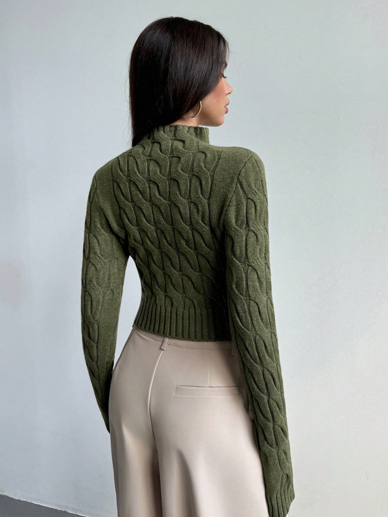 Women’s Cable-Knit Cropped Sweater – Round Neck Long Sleeve Ribbed Pullover