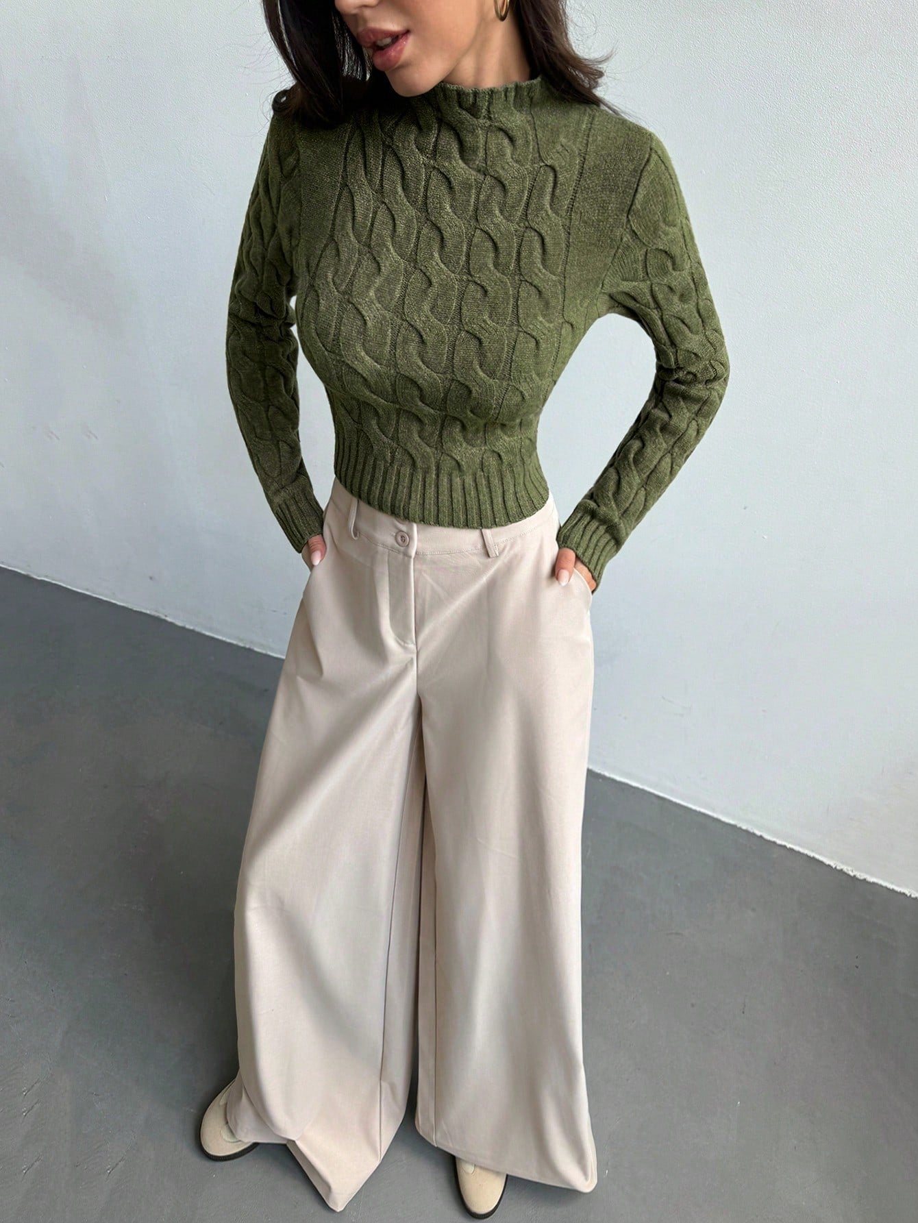 Women’s Cable-Knit Cropped Sweater – Round Neck Long Sleeve Ribbed Pullover