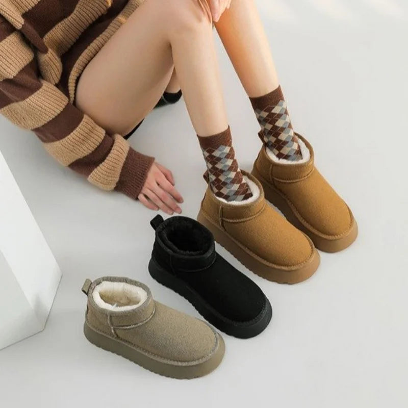 Bottines Femme en Suédine avec Doublure Douce et Semelle Crantéethis