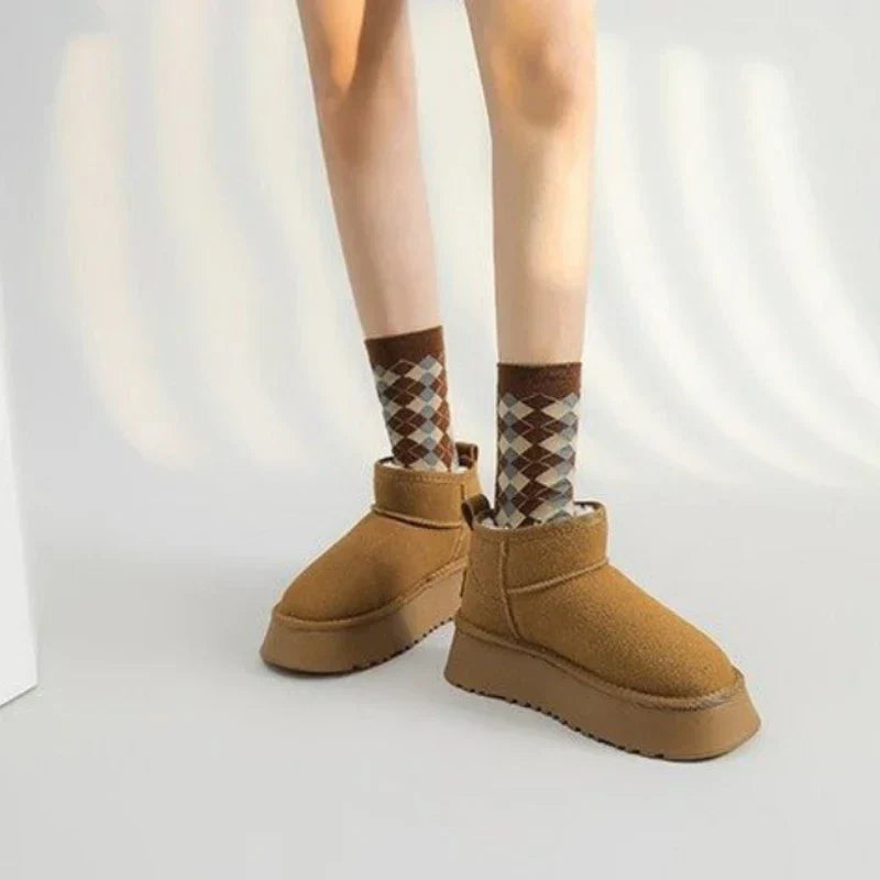 Bottines Femme en Suédine avec Doublure Douce et Semelle Crantéethis